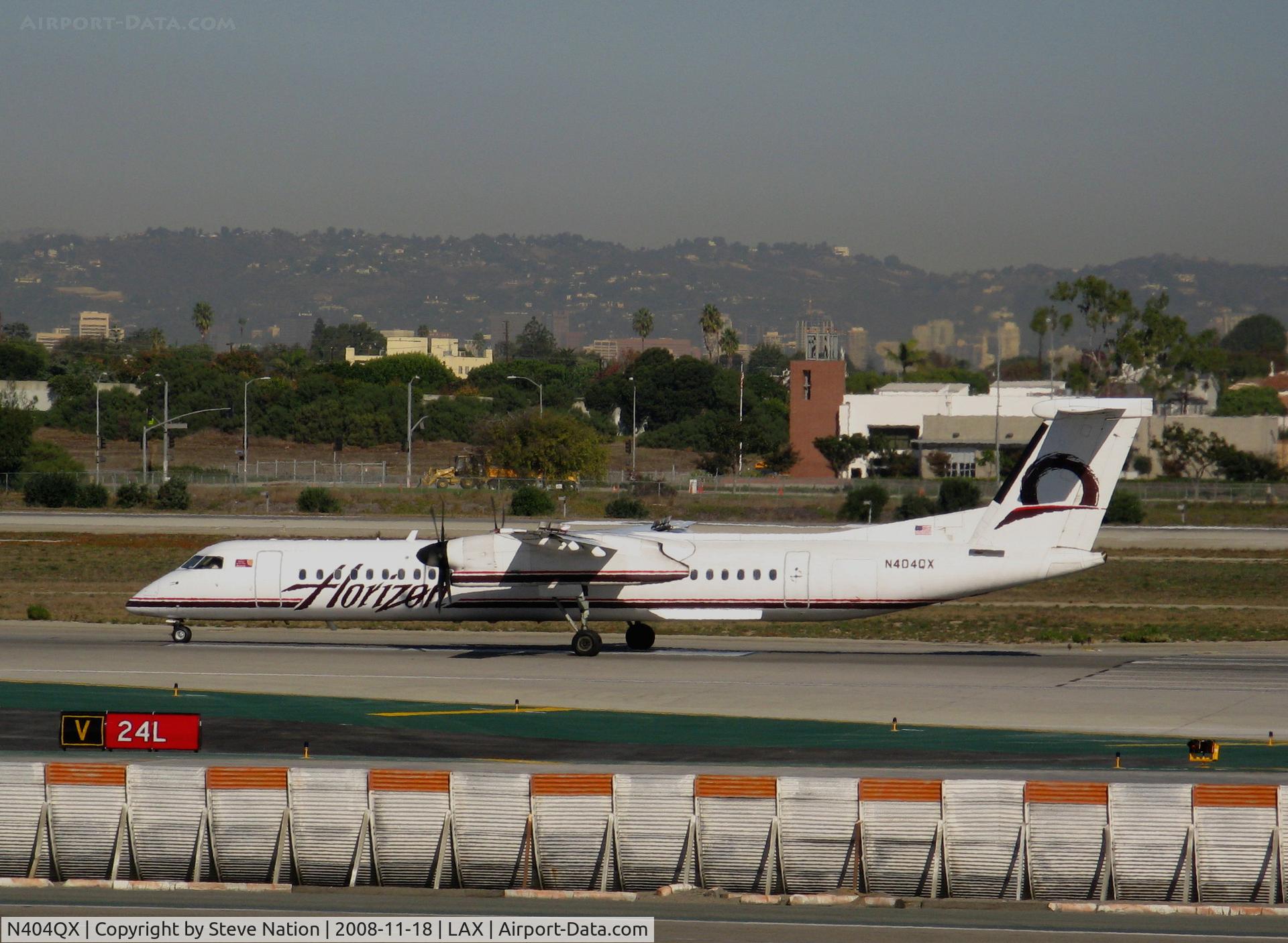 N404QX, 2001 Bombardier DHC-8-402 Dash 8 C/N 4046, Horizon 2001 Bombardier DHC-8-402 rolling