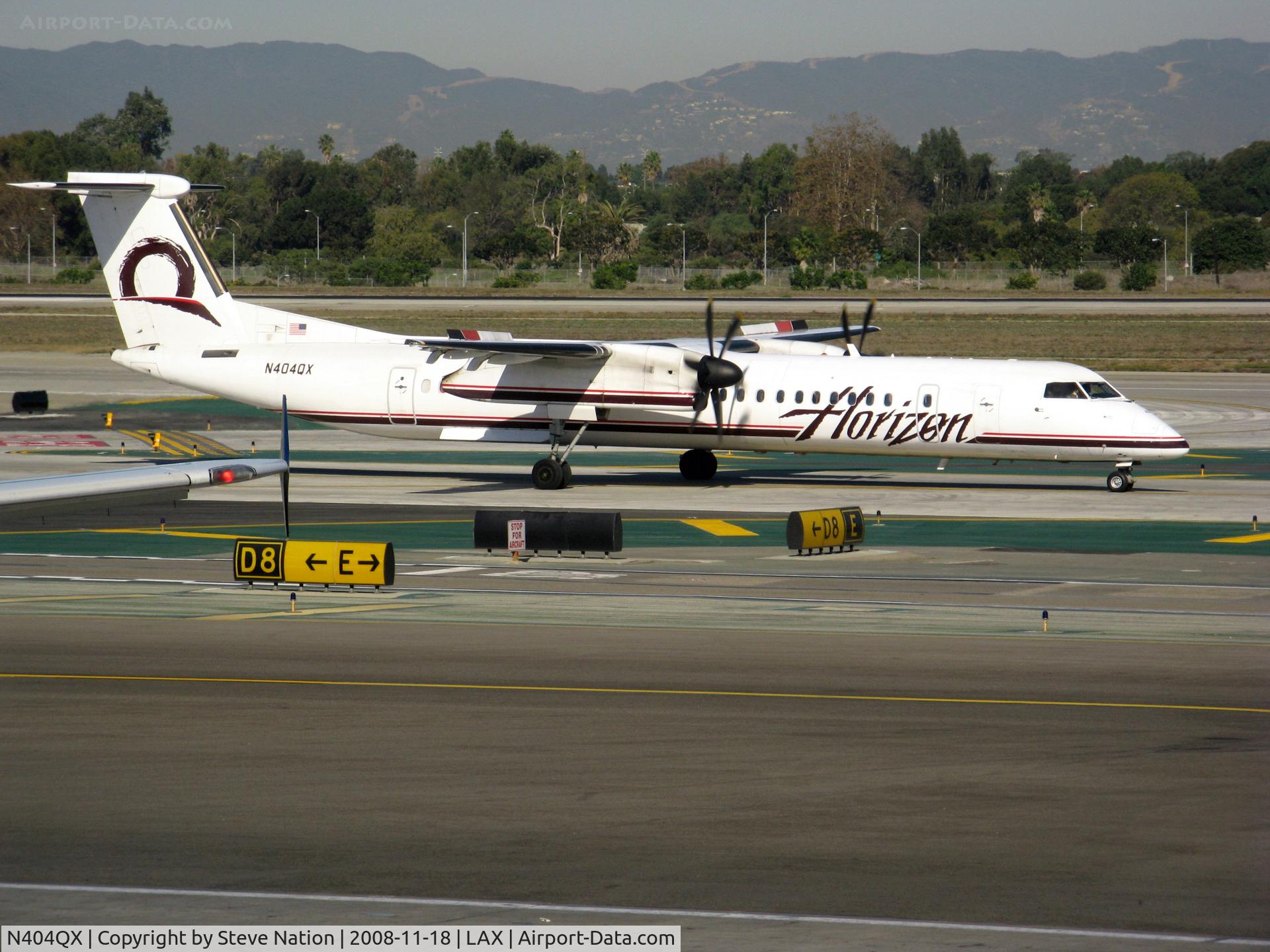 N404QX, 2001 Bombardier DHC-8-402 Dash 8 C/N 4046, Horizon 2001 Bombardier DHC-8-402 taxiing
