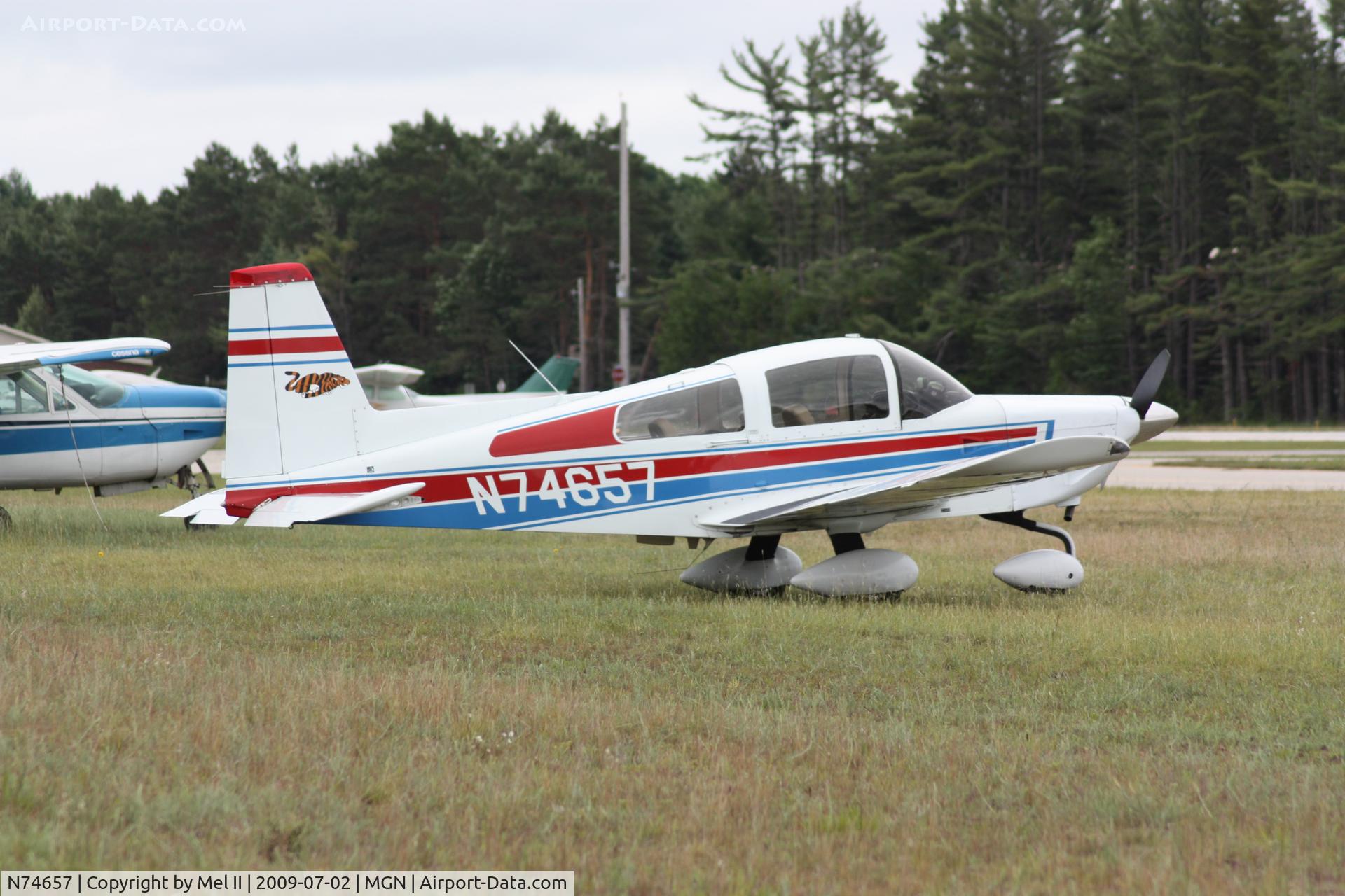 N74657, 1976 Grumman American AA-5B Tiger C/N AA5B-0326, Parked
