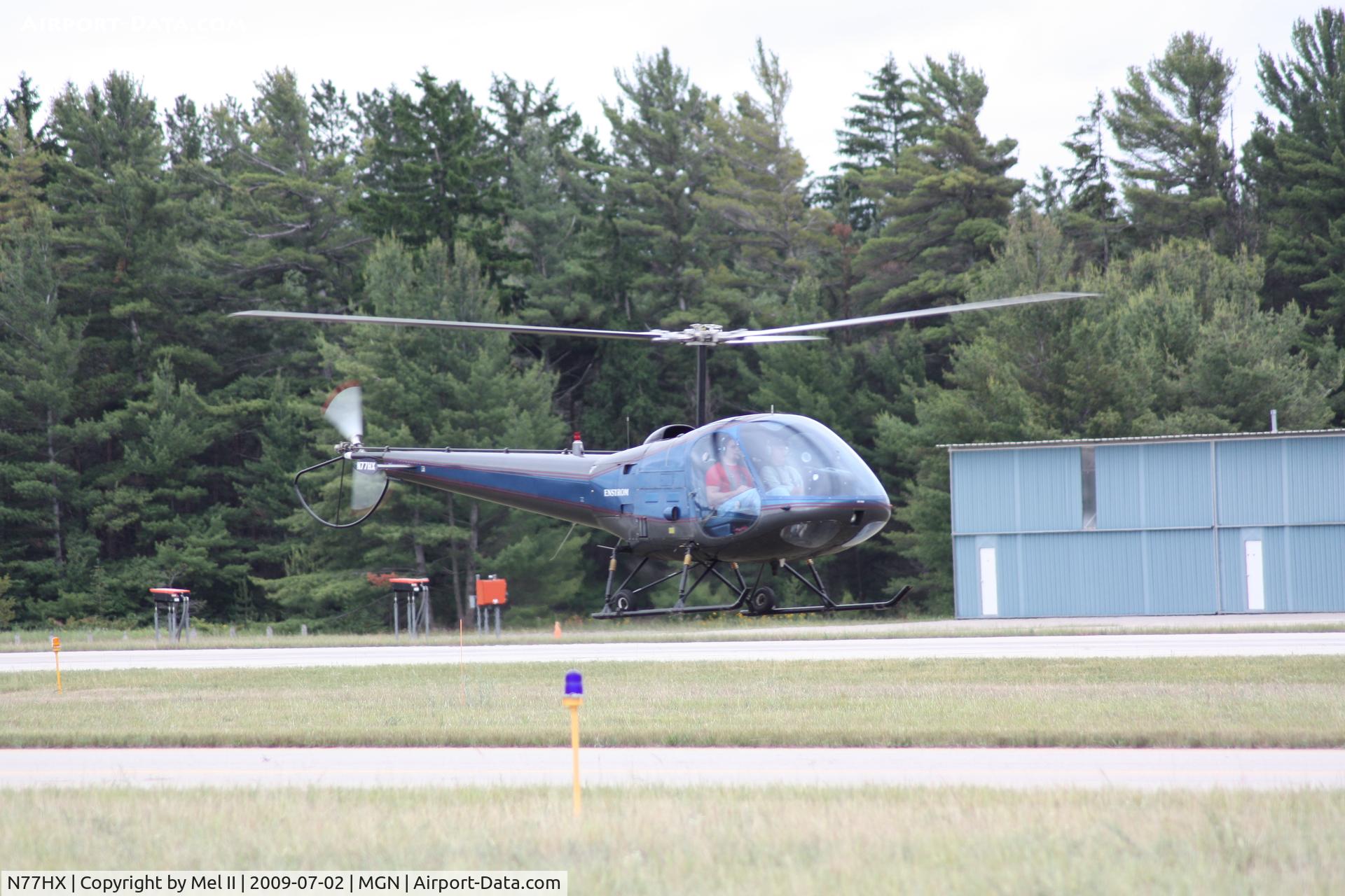 N77HX, 1979 Enstrom F-28C C/N 4702, Landing RWY 28