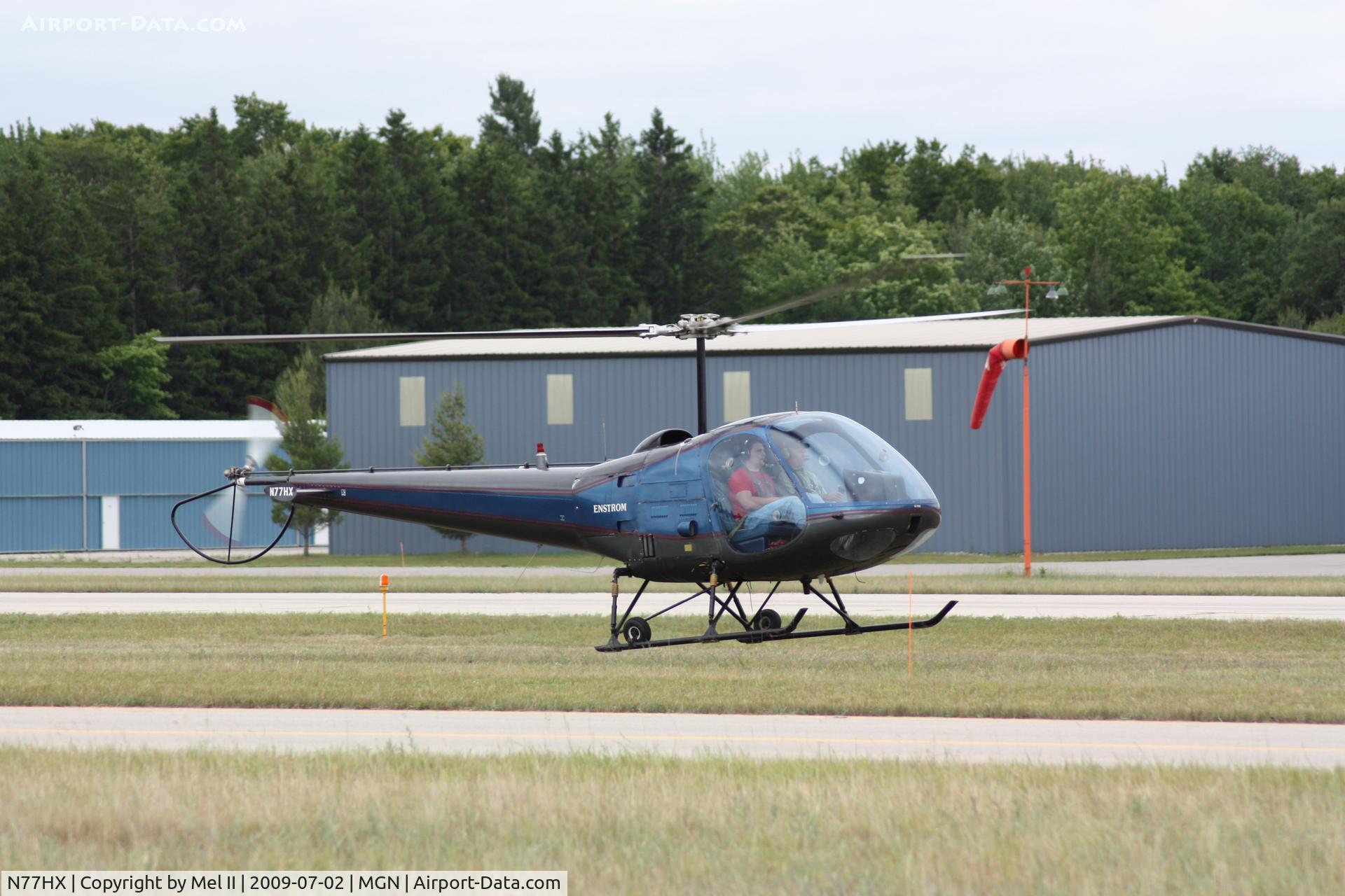 N77HX, 1979 Enstrom F-28C C/N 4702, Landing RWY 28