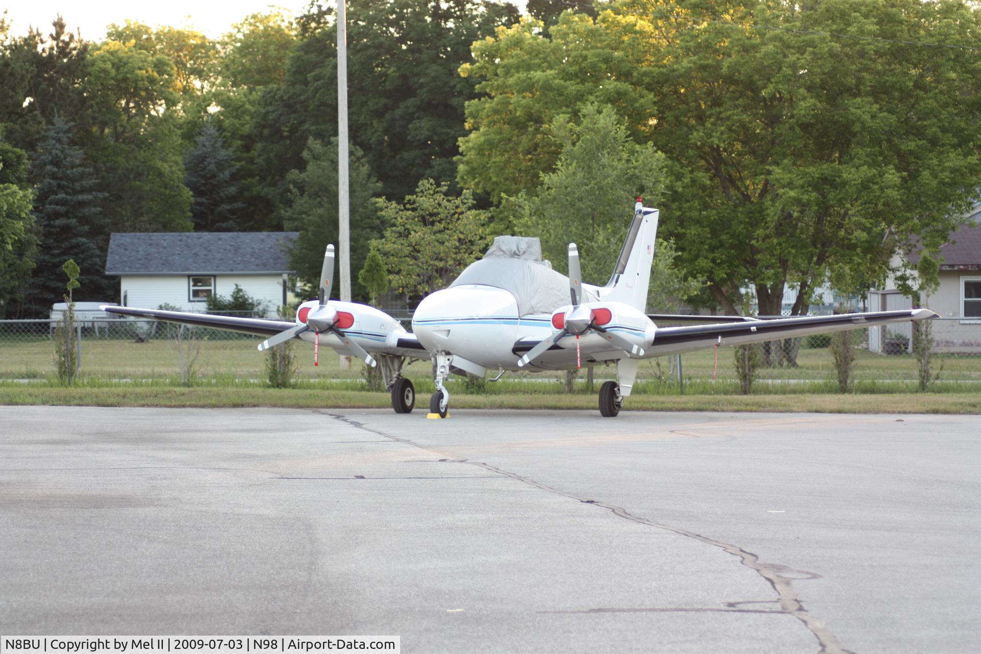 N8BU, 1970 Beech 95-B55 Baron C/N TC-1322, Parked