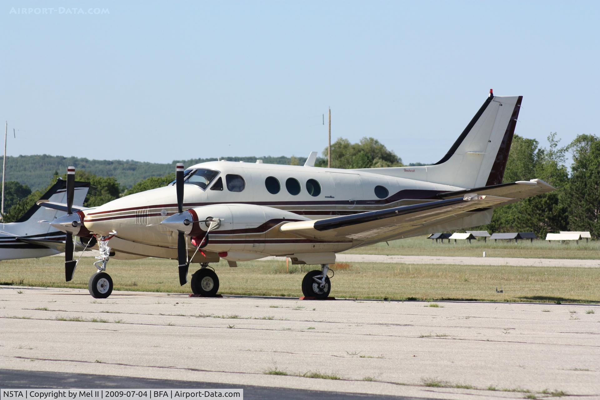 N5TA, 1977 Beech C90 King Air C/N LJ-724, Parked