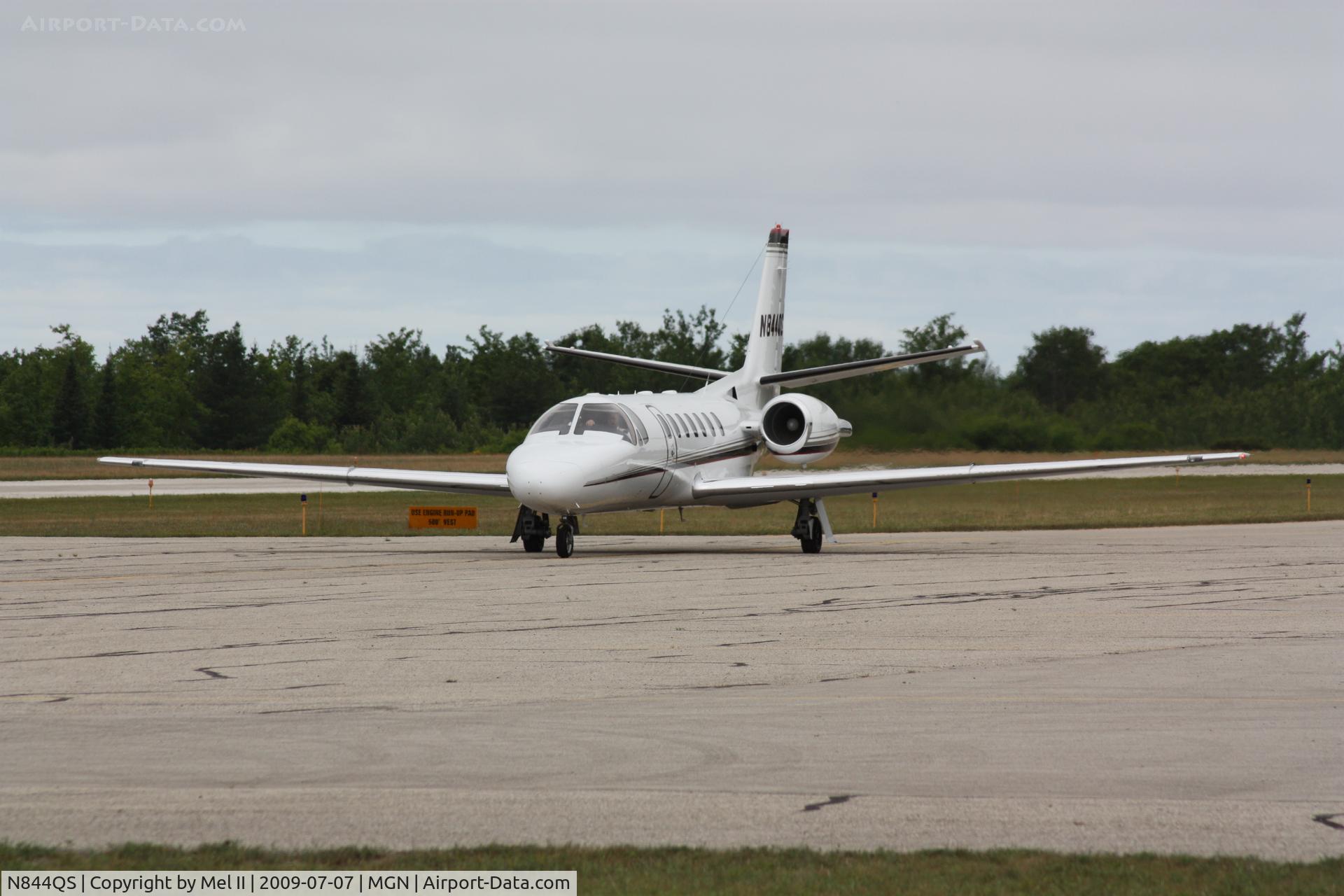 N844QS, 2002 Cessna 560 Citation Encore C/N 560-0629, EJA844 - KFHB-KMGN - Taxi To Parking