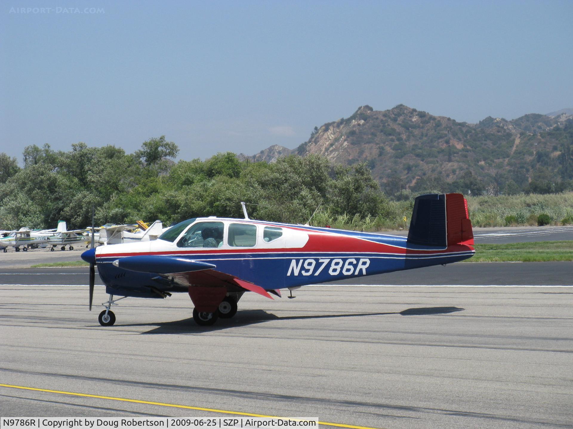 N9786R, 1960 Beech M35 Bonanza C/N D-6299, 1960 Beech M35 BONANZA, Continental IO-470-C 250 Hp, taxi