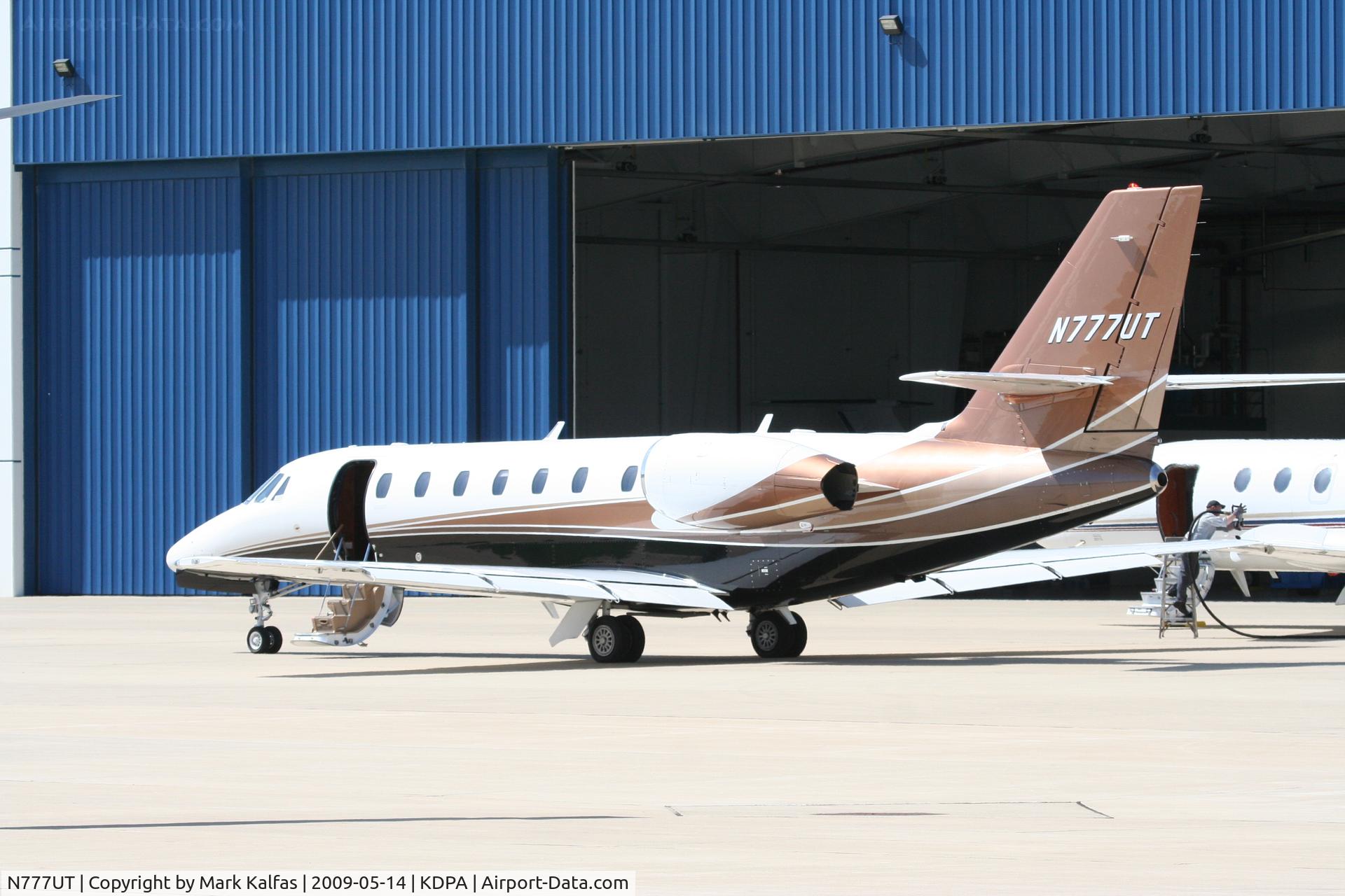 N777UT, 2005 Cessna 680 Citation Sovereign C/N 680-0048, Sho Deen Inc. Citation 680 Sovereign getting ready to go on the ramp KDPA