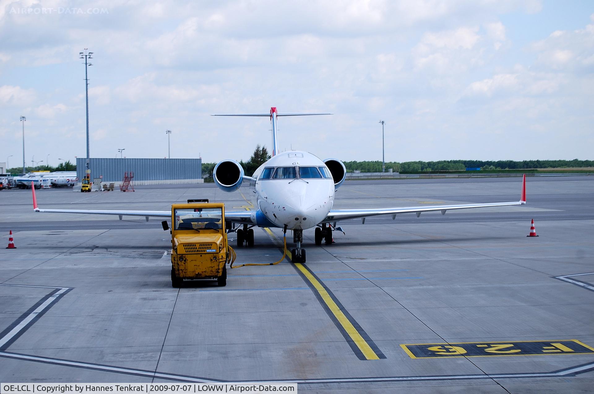 OE-LCL, 1997 Canadair CRJ-200LR (CL-600-2B19) C/N 7167, Austrian arrows CRJ