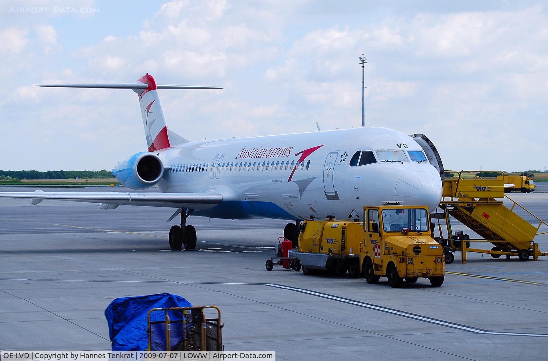 OE-LVD, 1994 Fokker 100 (F-28-0100) C/N 11515, Austrian arrows Fokker 100