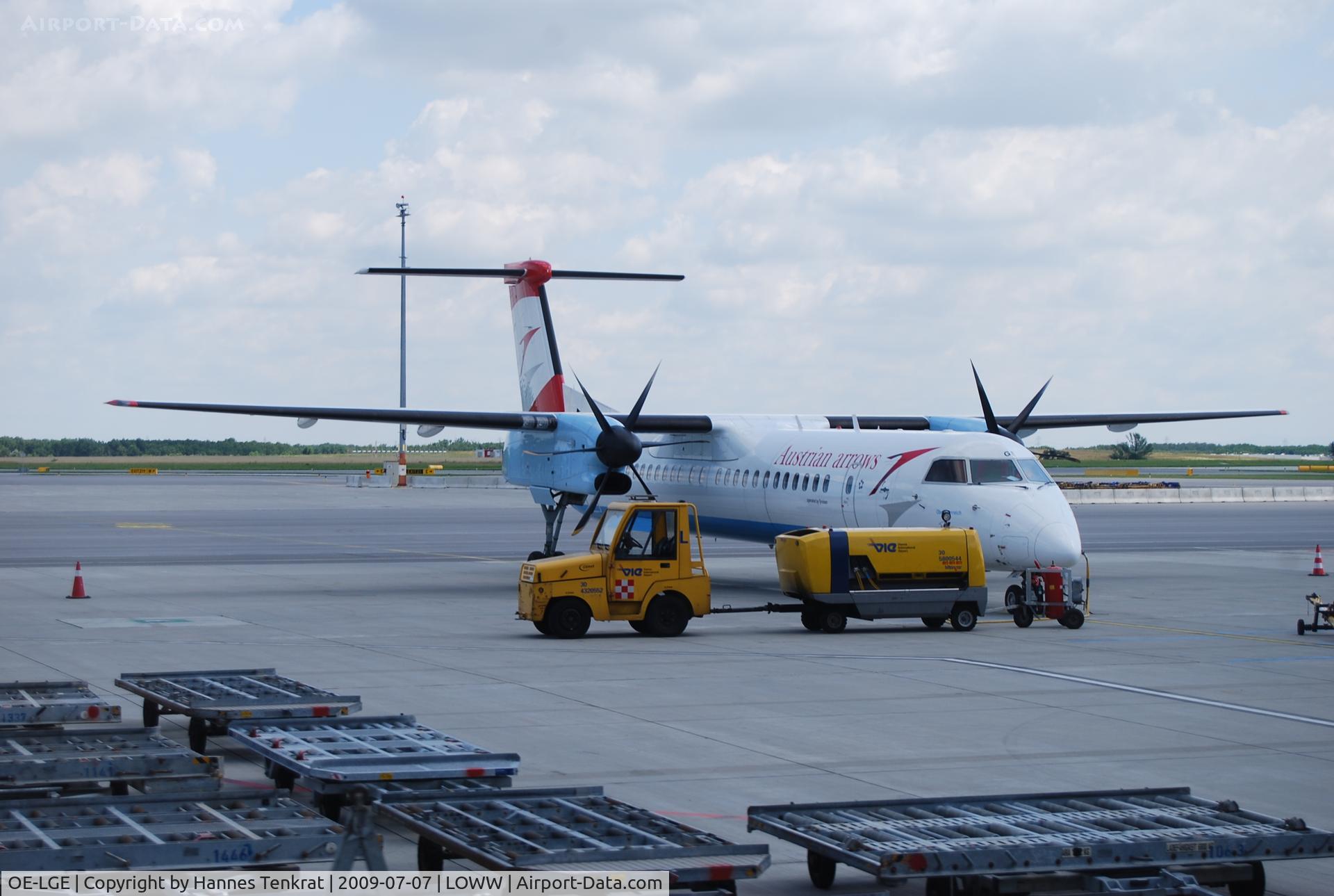 OE-LGE, 2001 De Havilland Canada DHC-8-402Q Dash 8 C/N 4042, Austrian arrows Dash8-Q400 