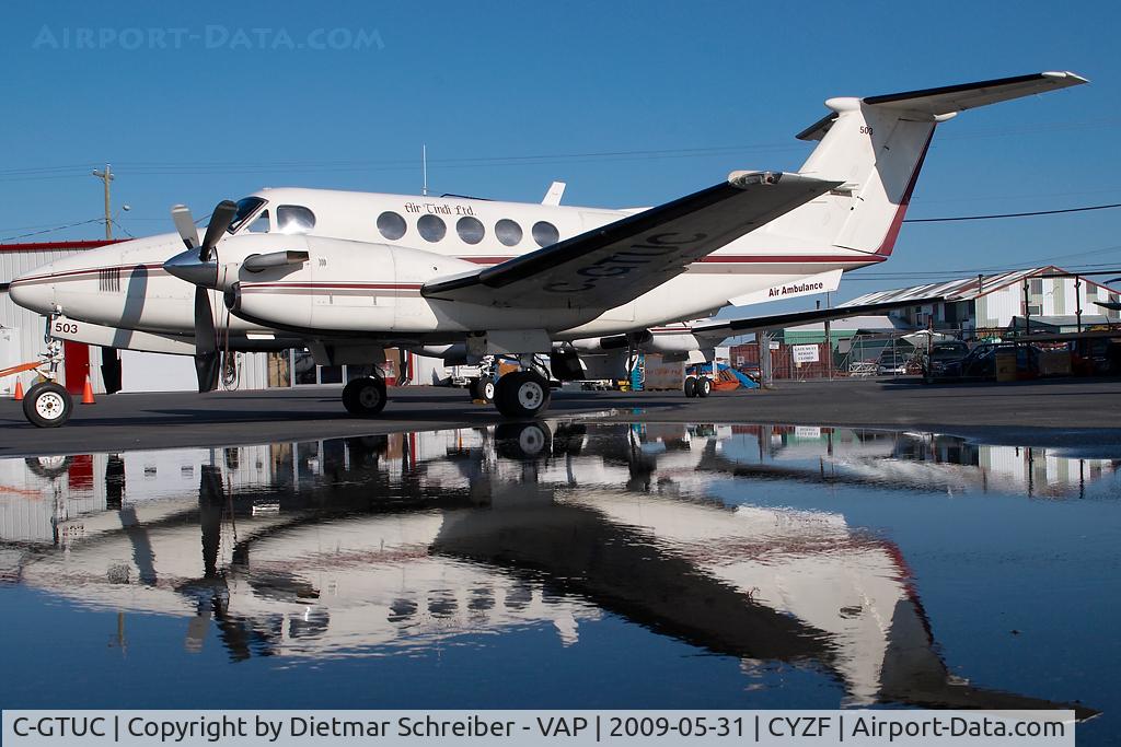 C-GTUC, 1977 Beech 200 Super King Air C/N BB-268, Air Tindi Beech 200 King Air - reflection
