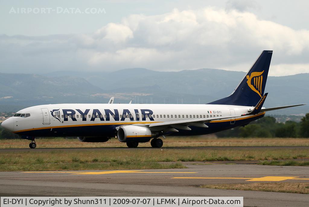 EI-DYI, 2008 Boeing 737-8AS C/N 36571, Taking off rwy 28