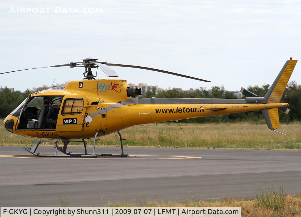 F-GKYG, Aerospatiale AS-350BA Ecureuil C/N 1536, Parked... Used for French Cycle Tour 2009