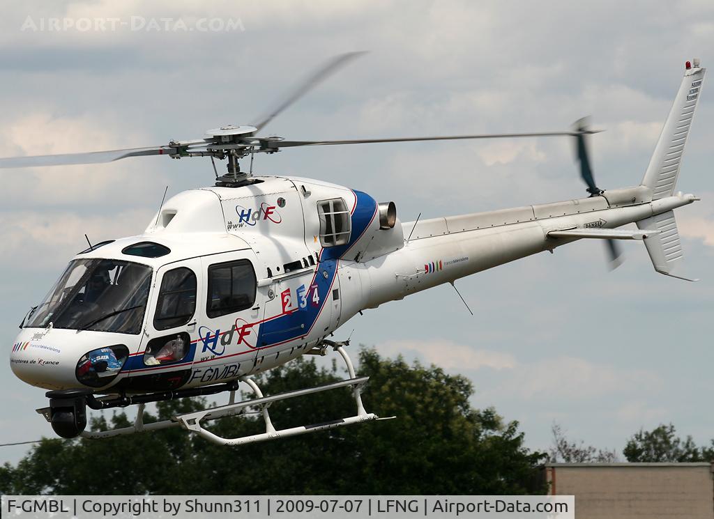 F-GMBL, 1986 Aerospatiale AS355N Ecureuil II C/N 5358, Taking off after refuelling... Used by French Cycle Tour 2009