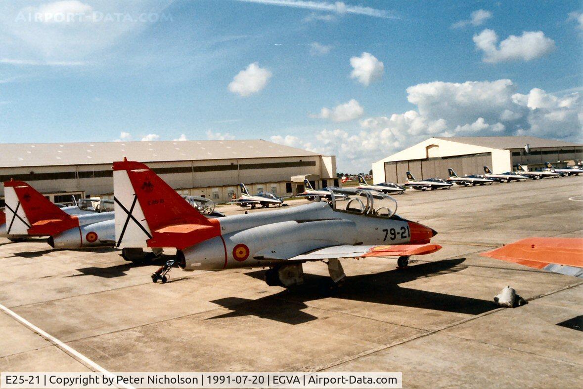 E25-21, CASA C-101EB Aviojet C/N EB01-21-021, CASA Aviojet of the Spanish Air Force's display team at the 1991 Intnl Air Tattoo at RAF Fairford.