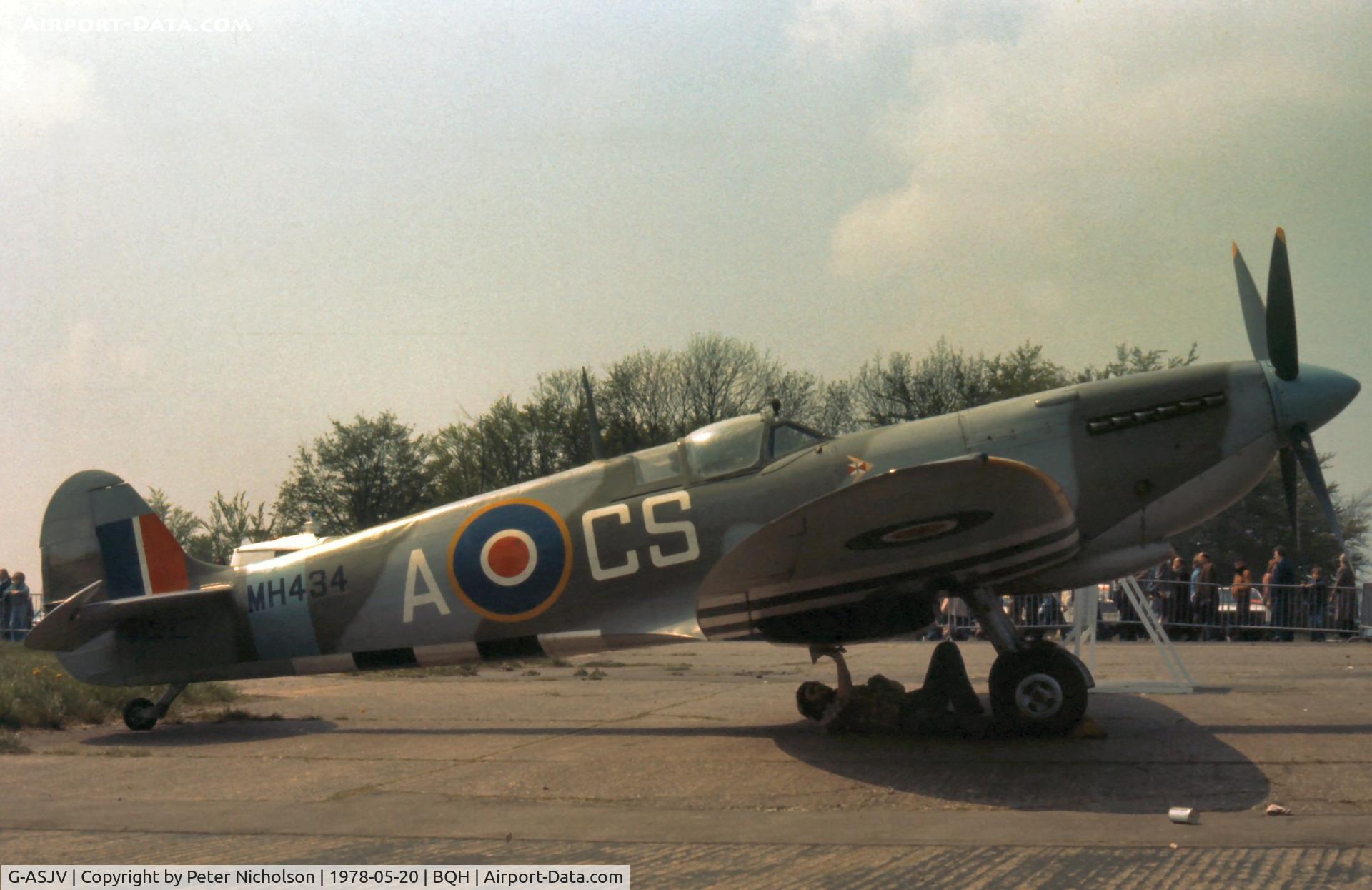 G-ASJV, 1943 Supermarine 361 Spitfire LF.IXb C/N CBAF.IX.552, As MH 434 the Spitfire was on display at the 1978 Biggin Hill Air Fair.