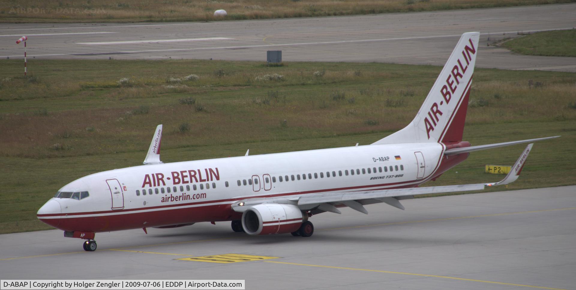 D-ABAP, 1998 Boeing 737-86J C/N 28070, From the beaches of Hurghada /Egypt just arriving under the pretty grey sky of LEJ