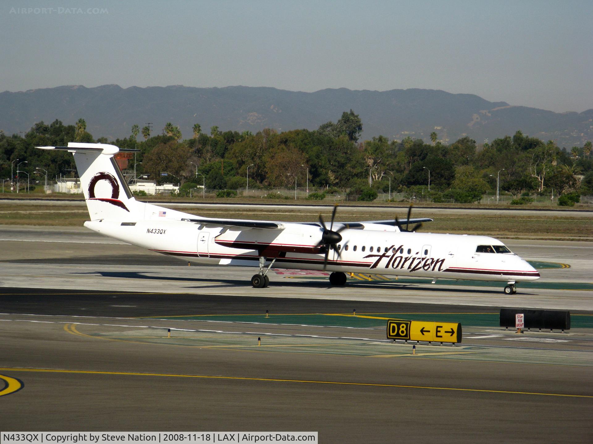 N433QX, 2008 Bombardier DHC-8-402 Dash 8 C/N 4210, Horizon 2008 Bombardier DHC-8-402 taxiing