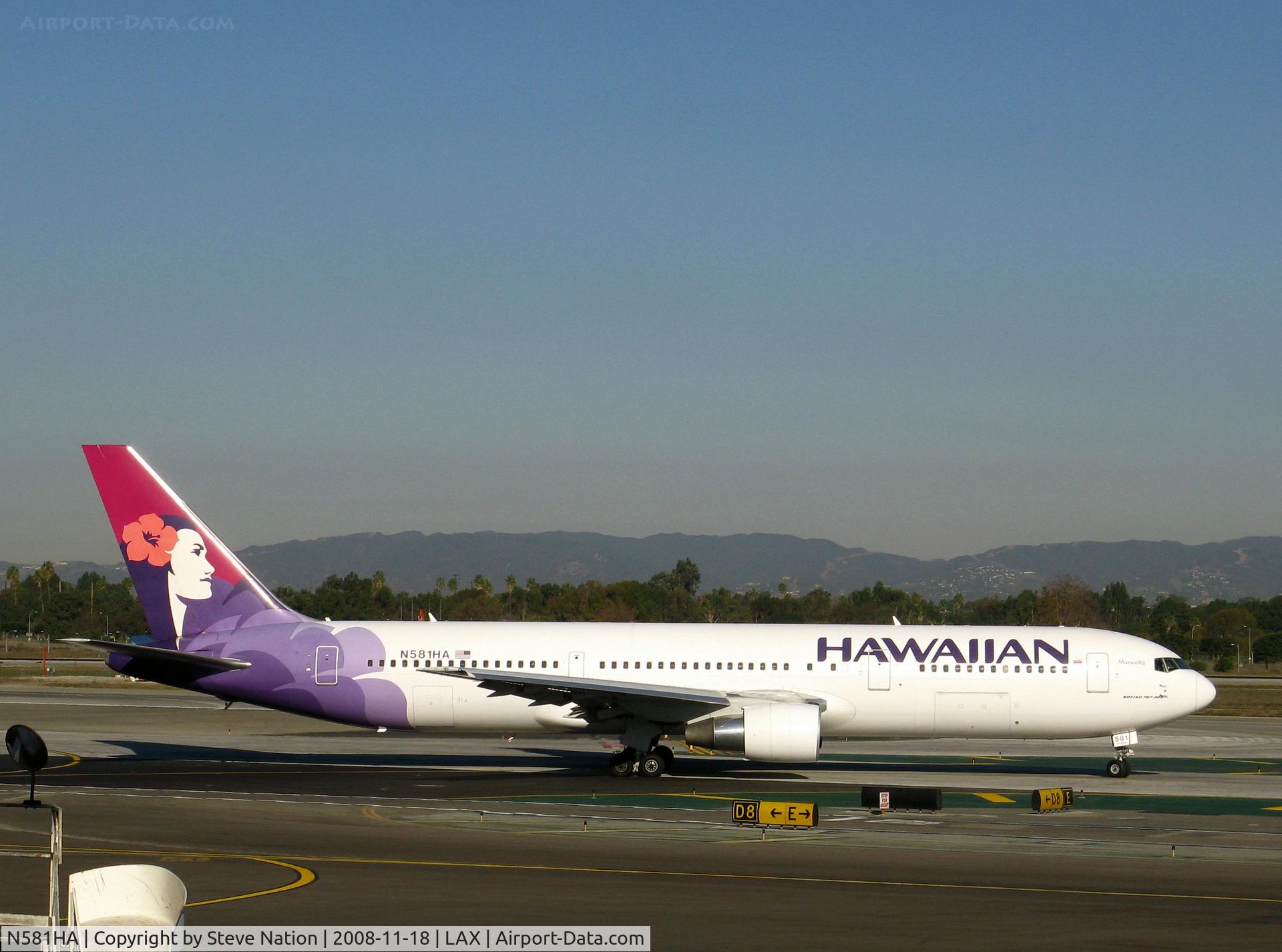 N581HA, 2001 Boeing 767-33A C/N 28141, Hawaiian 2001 767-33A 'Manu o Ko' taxiing to RW 24L