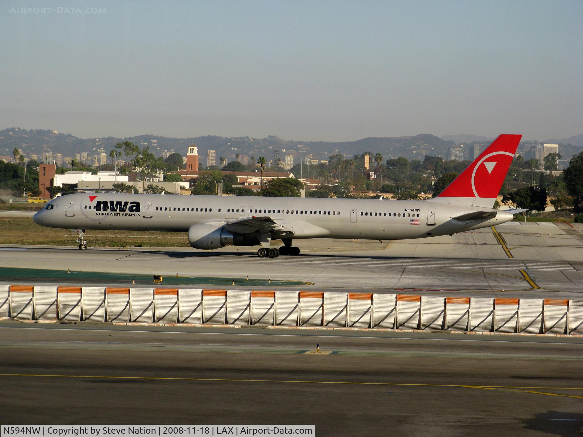 N594NW, 2003 Boeing 757-351 C/N 32994, NWA Northwest Airlines 2003 757-351 rolling on RW 24L