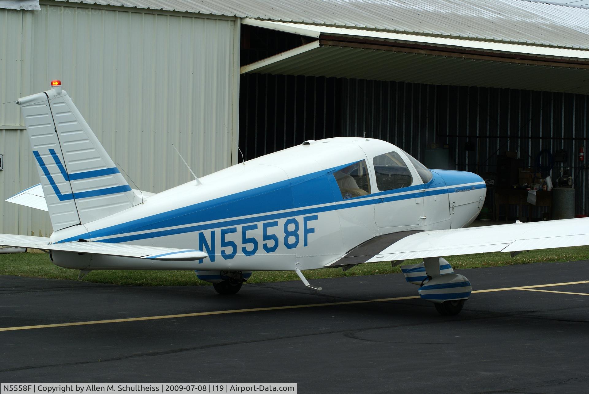 N5558F, 1968 Piper PA-28-140 C/N 28-24898, 1968 PA-28-140