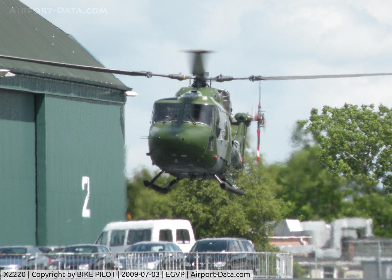 XZ220, 1979 Westland Lynx AH.7 C/N 146, LYNX AH7 GETTING AIRBOURNE
