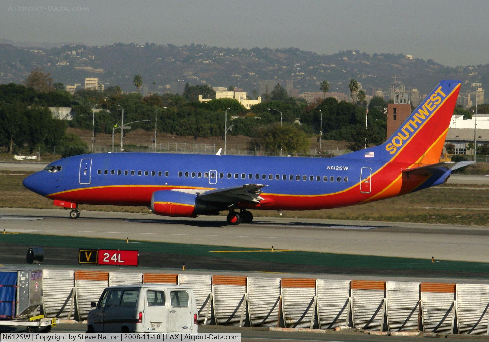 N612SW, 1995 Boeing 737-3H4 C/N 27930, Southwest 1995 Boeing 737-3H4 in new colors w/o winglets