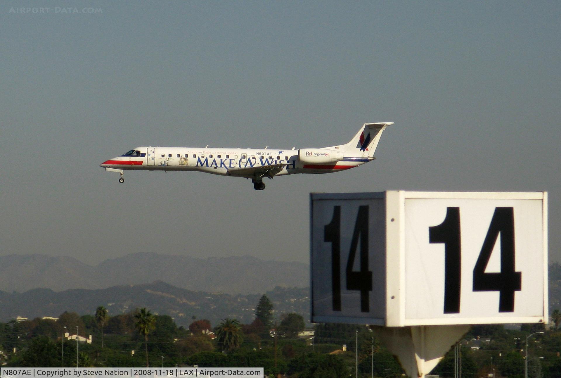 N807AE, 2001 Embraer ERJ-140LR (EMB-135KL) C/N 145506, American Express 