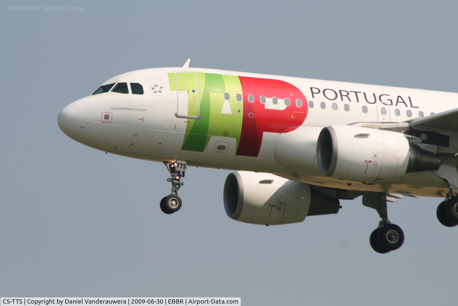 CS-TTS, 2002 Airbus A319-112 C/N 1765, arrival of flight TP604 to rwy 25L