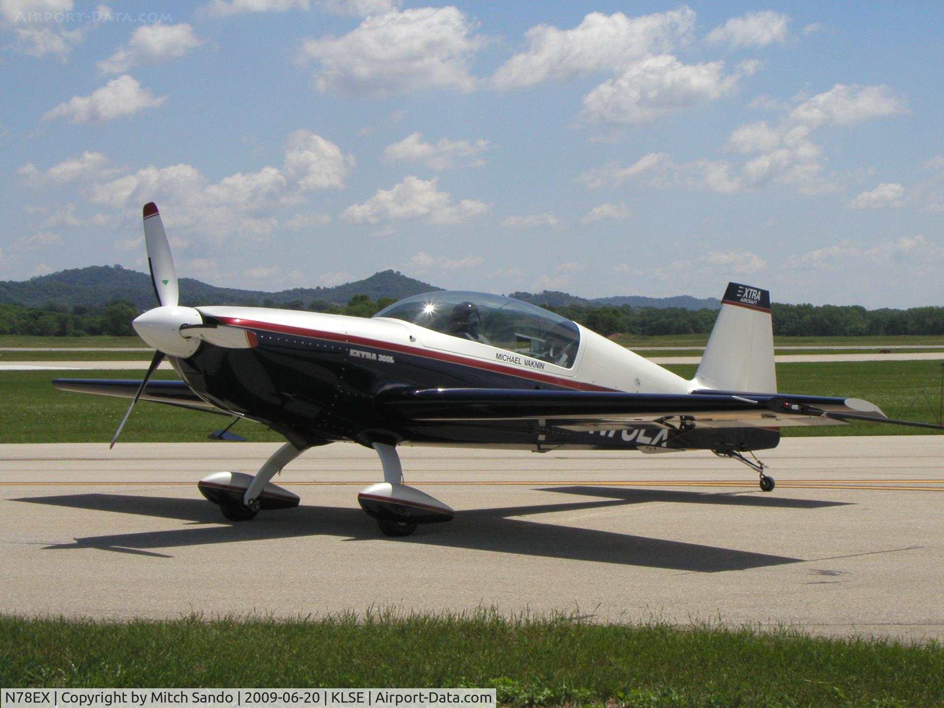 N78EX, 1998 Extra EA-300/L C/N 078, Deke Slayton Airfest 2009.