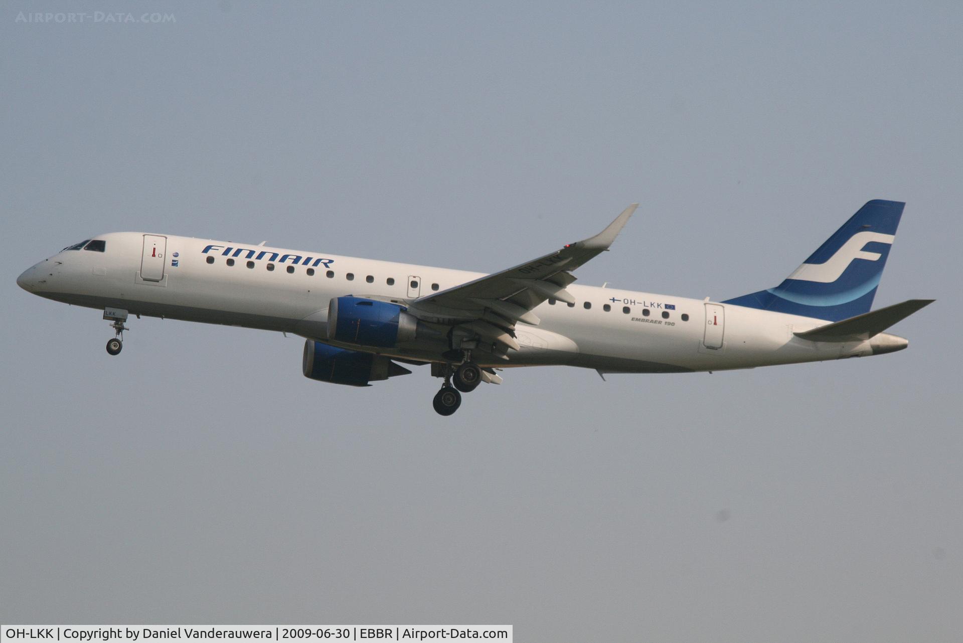 OH-LKK, 2007 Embraer 190LR (ERJ-190-100LR) C/N 19000127, arrival of flight AY811 to rwy 25L