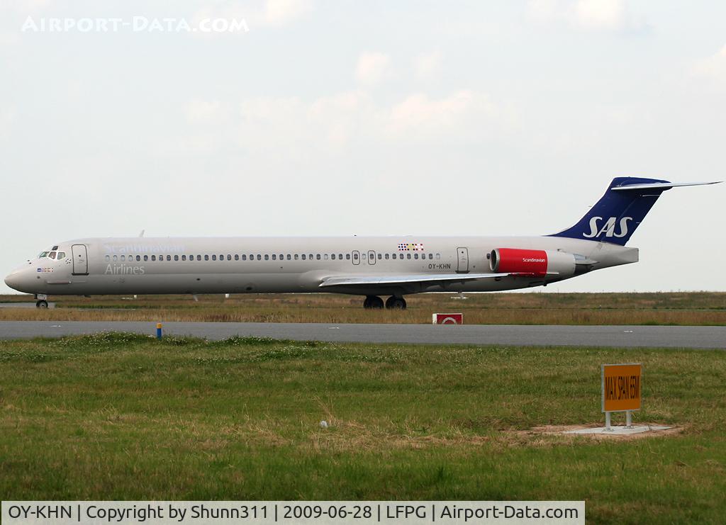 OY-KHN, 1991 McDonnell Douglas MD-82 (DC-9-82) C/N 53000, Taxiing for departure...