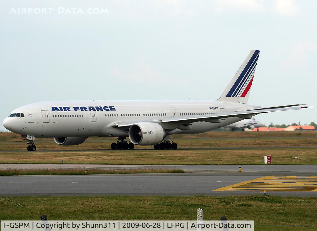 F-GSPM, 2000 Boeing 777-228/ER C/N 30456, Taxiing for departure with 'Air France / KLM' titles on cockpit