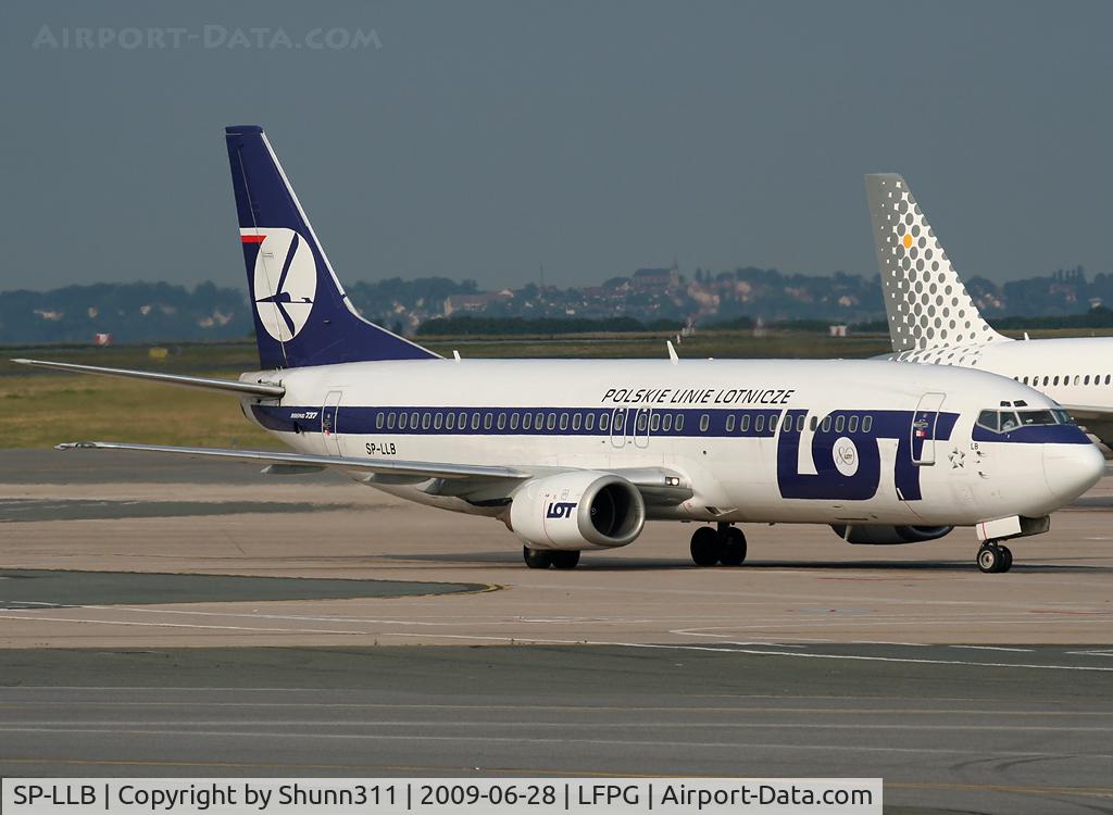 SP-LLB, 1993 Boeing 737-45D C/N 27156/2492, Arriving to his gate...