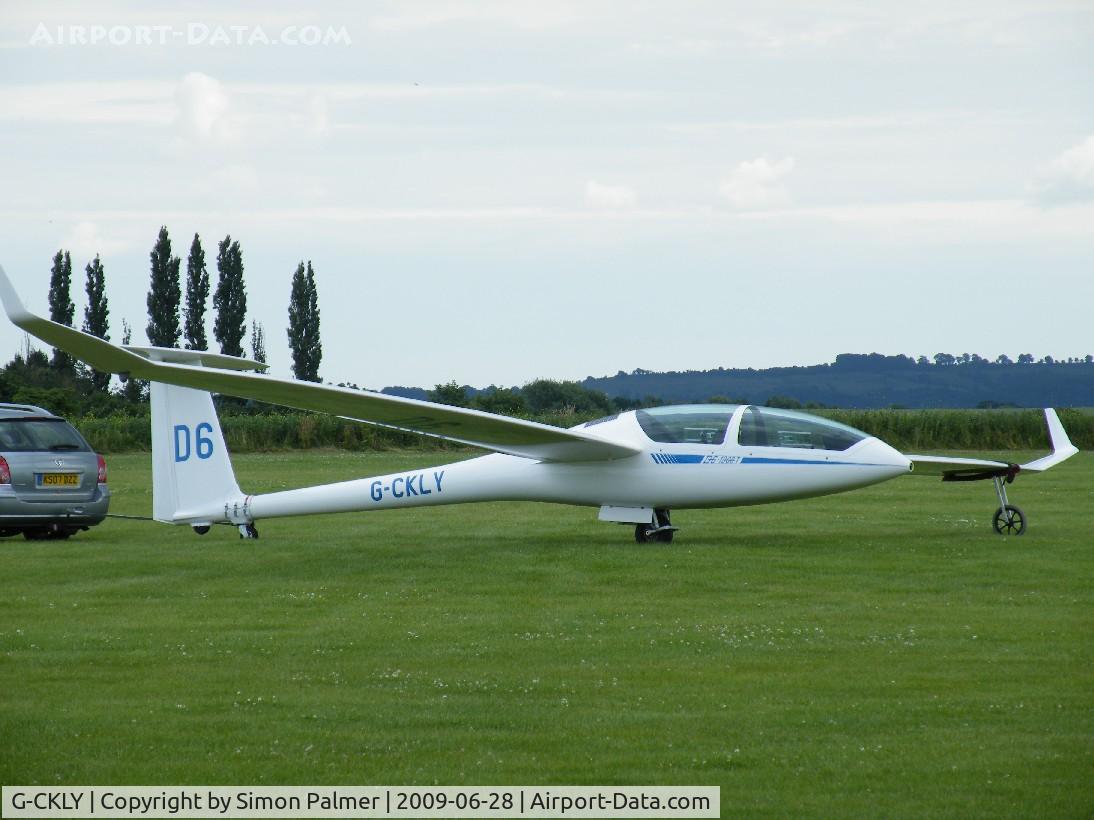 G-CKLY, 2005 DG Flugzeugbau DG-1000T C/N 10-66T6, DG1000 at Bidford