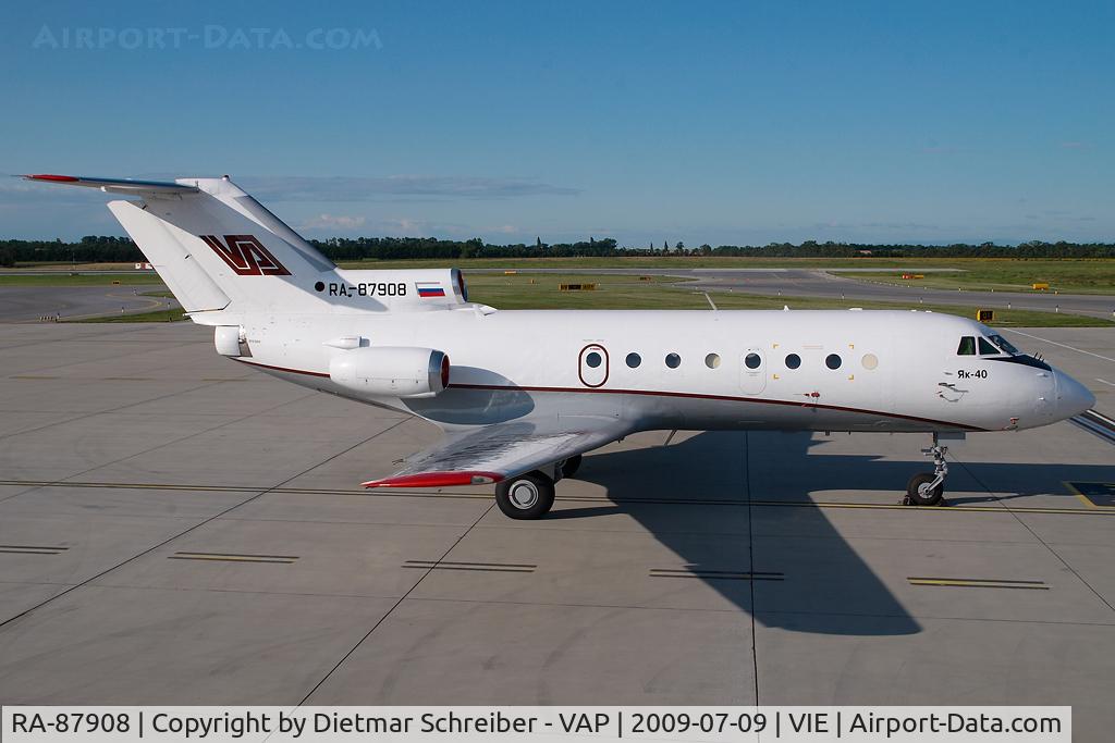 RA-87908, Yakovlev Yak-40 C/N 9721354, Air Liumzin Yakovlev 40