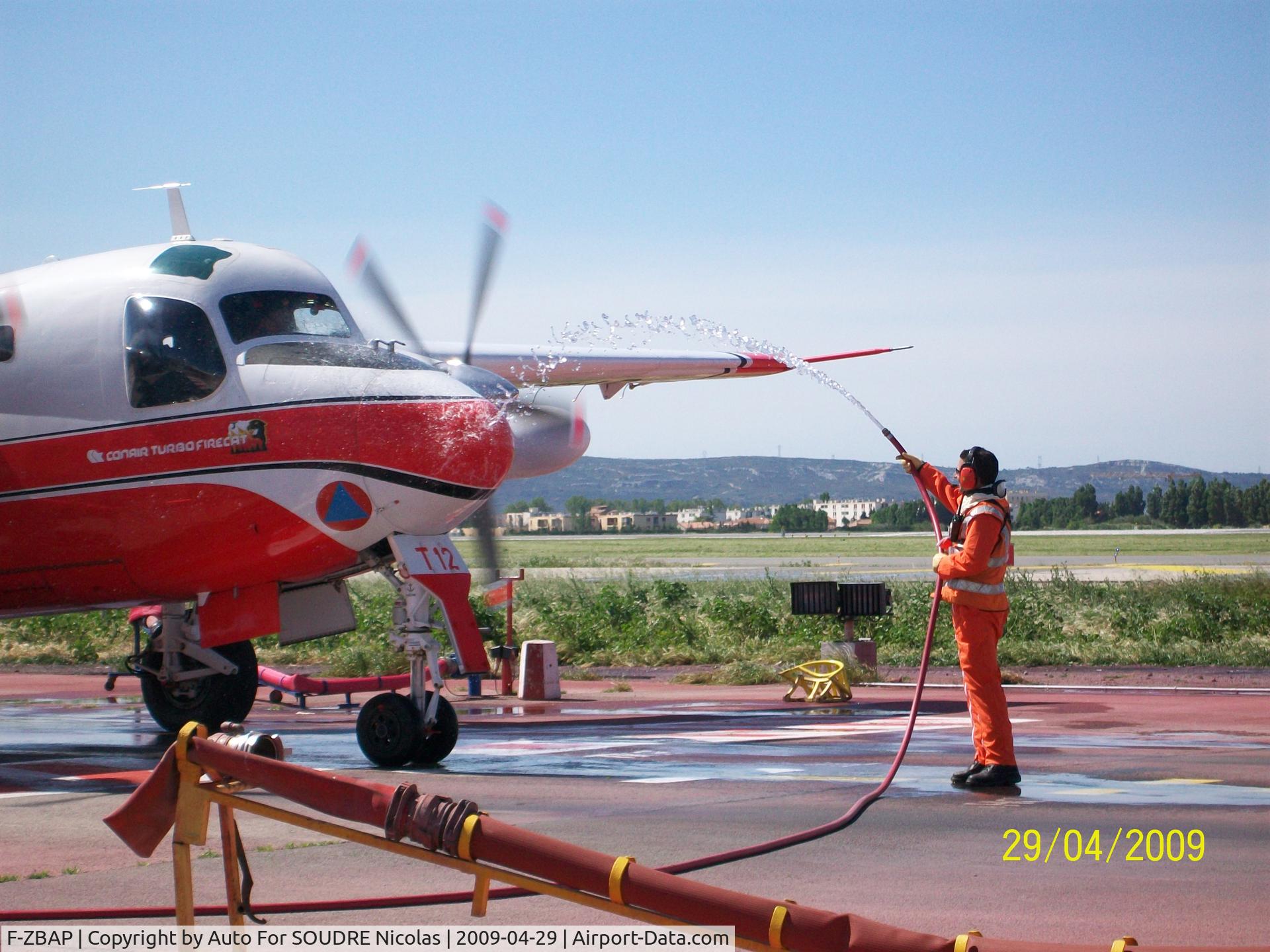F-ZBAP, 1957 Grumman (Conair) S-2T Turbo Firecat C/N 026, Marseille 2009