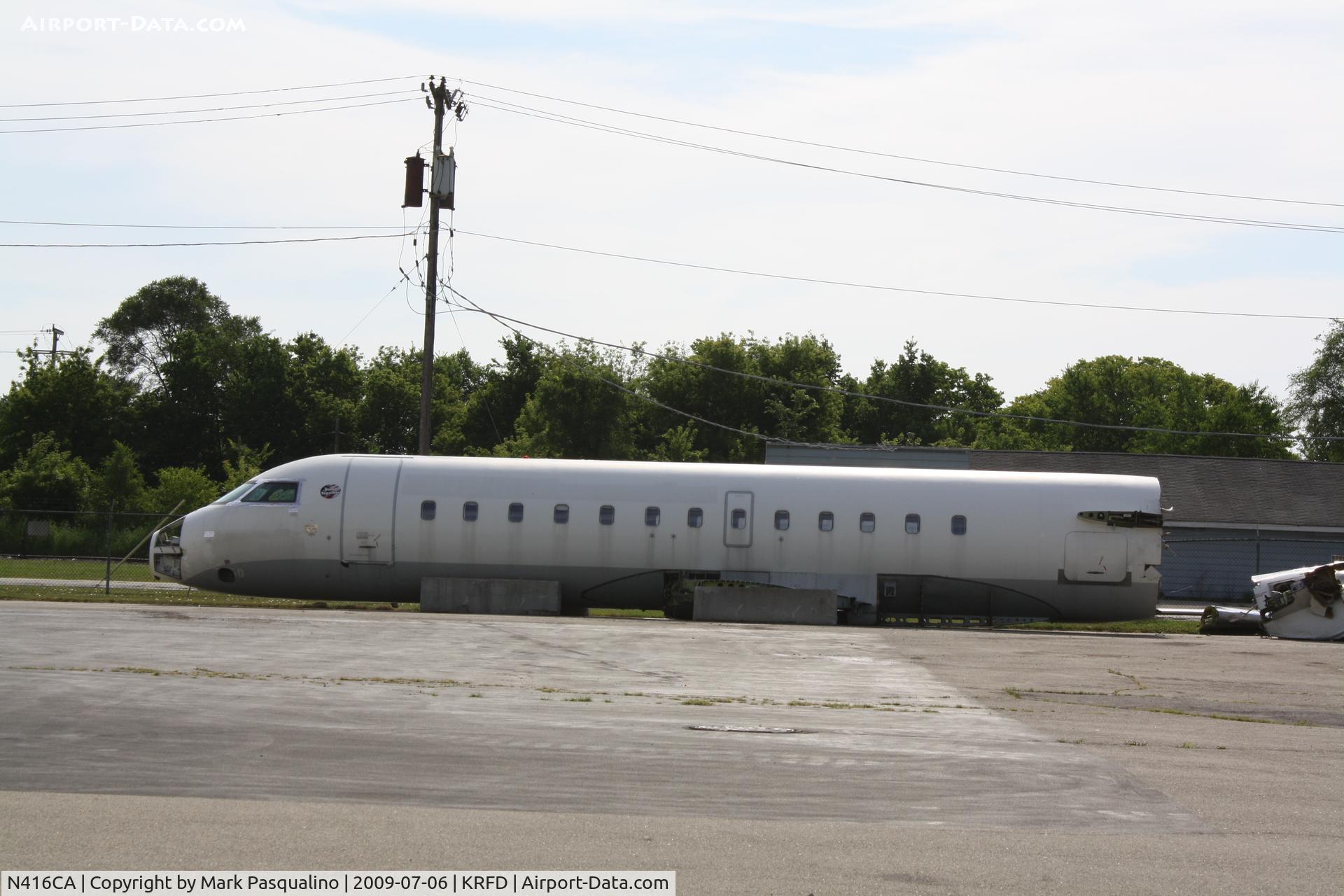 N416CA, 2000 Bombardier CRJ-100ER (CL-600-2B19) C/N 7450, CL-600-2B19