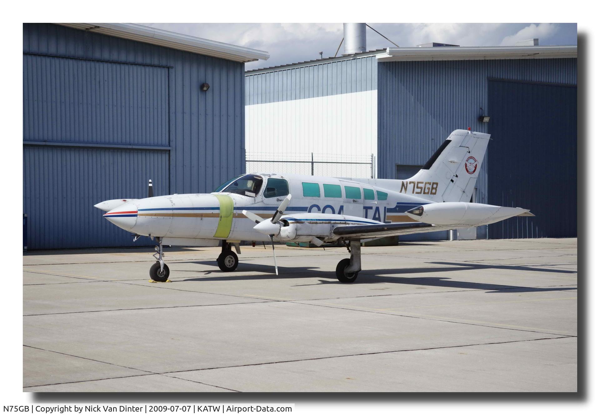 N75GB, 1975 Cessna 402B C/N 402B0912, 1975 Cessna 402B, Old Freight DOG