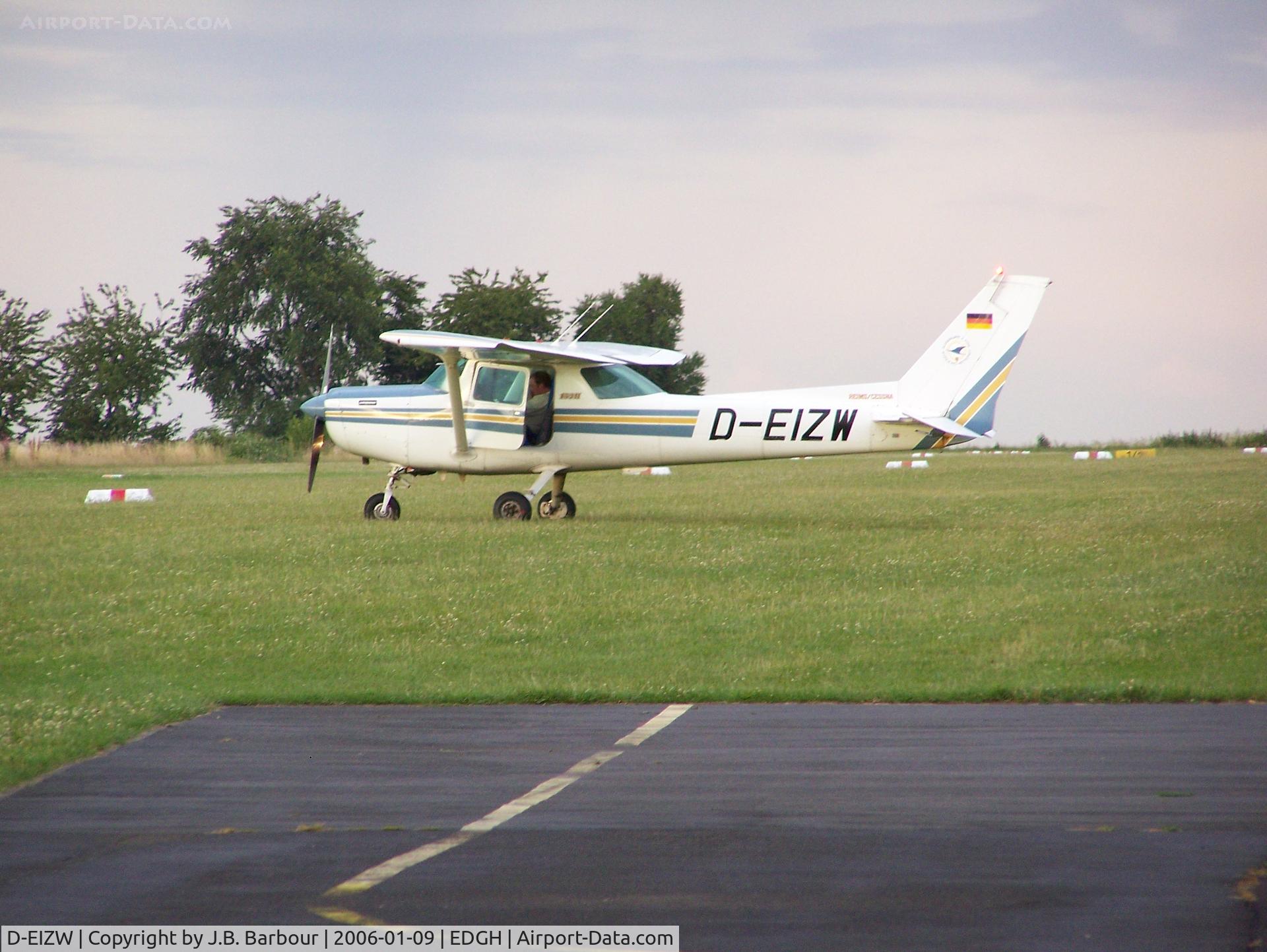 D-EIZW, Reims F152 C/N 1814, At Hettstadt AP, Germany