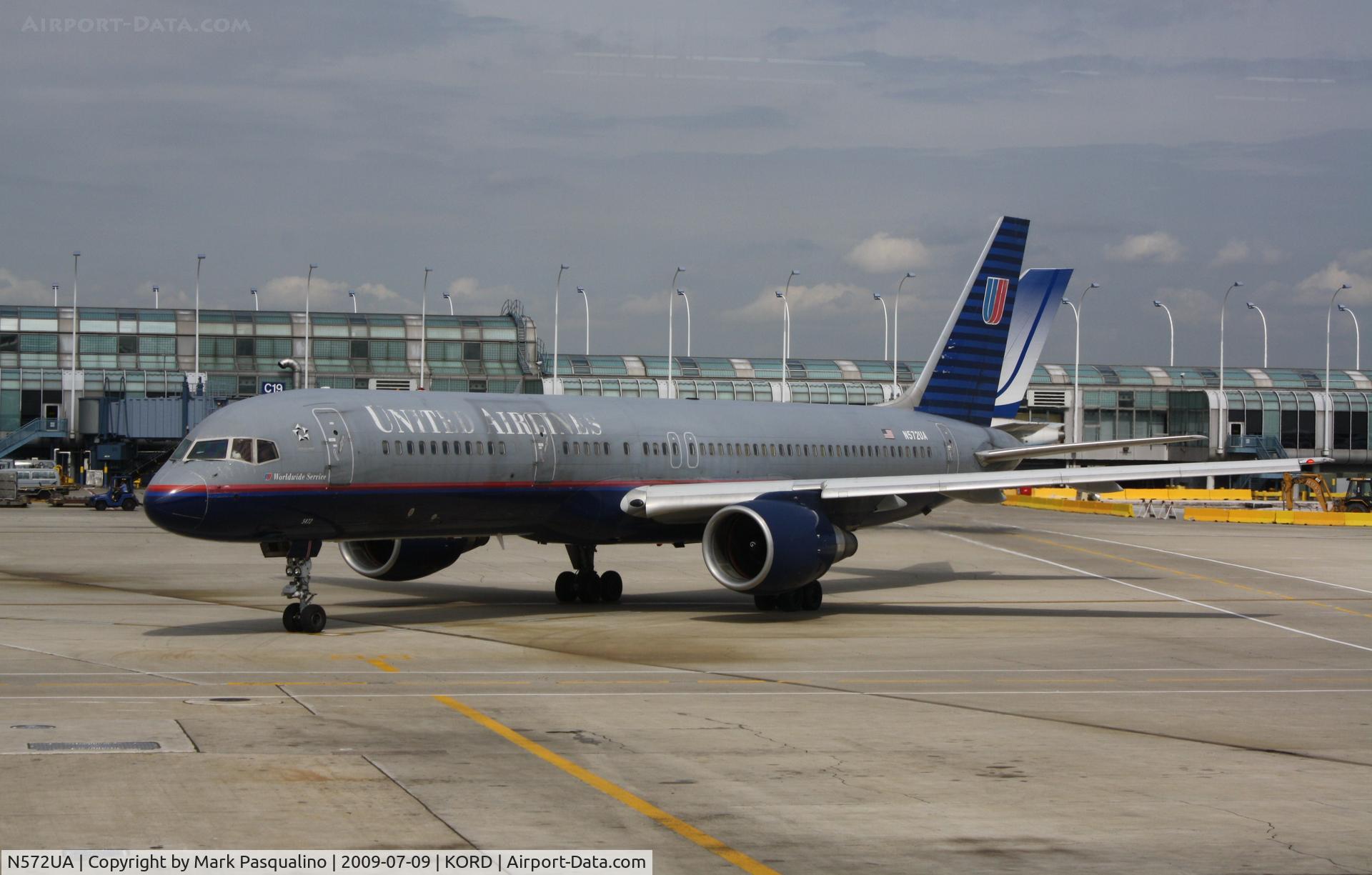 N572UA, 1992 Boeing 757-222(SF) C/N 26682, Boeing 757-200