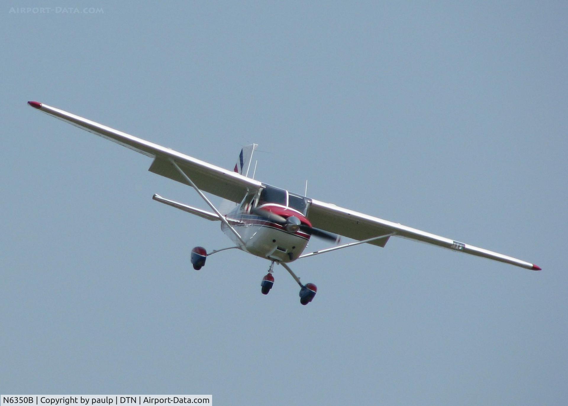 N6350B, 1957 Cessna 182A Skylane C/N 34250, Landing on runway 14 at the Shreveport Downtown airport.