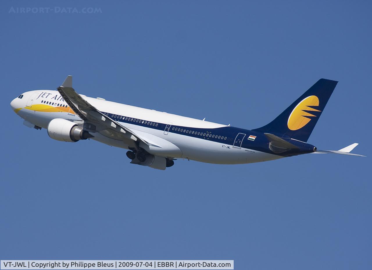 VT-JWL, 2008 Airbus A330-203 C/N 901, The fifth to take off of the daily series of six. Climbing from rwy 25R.