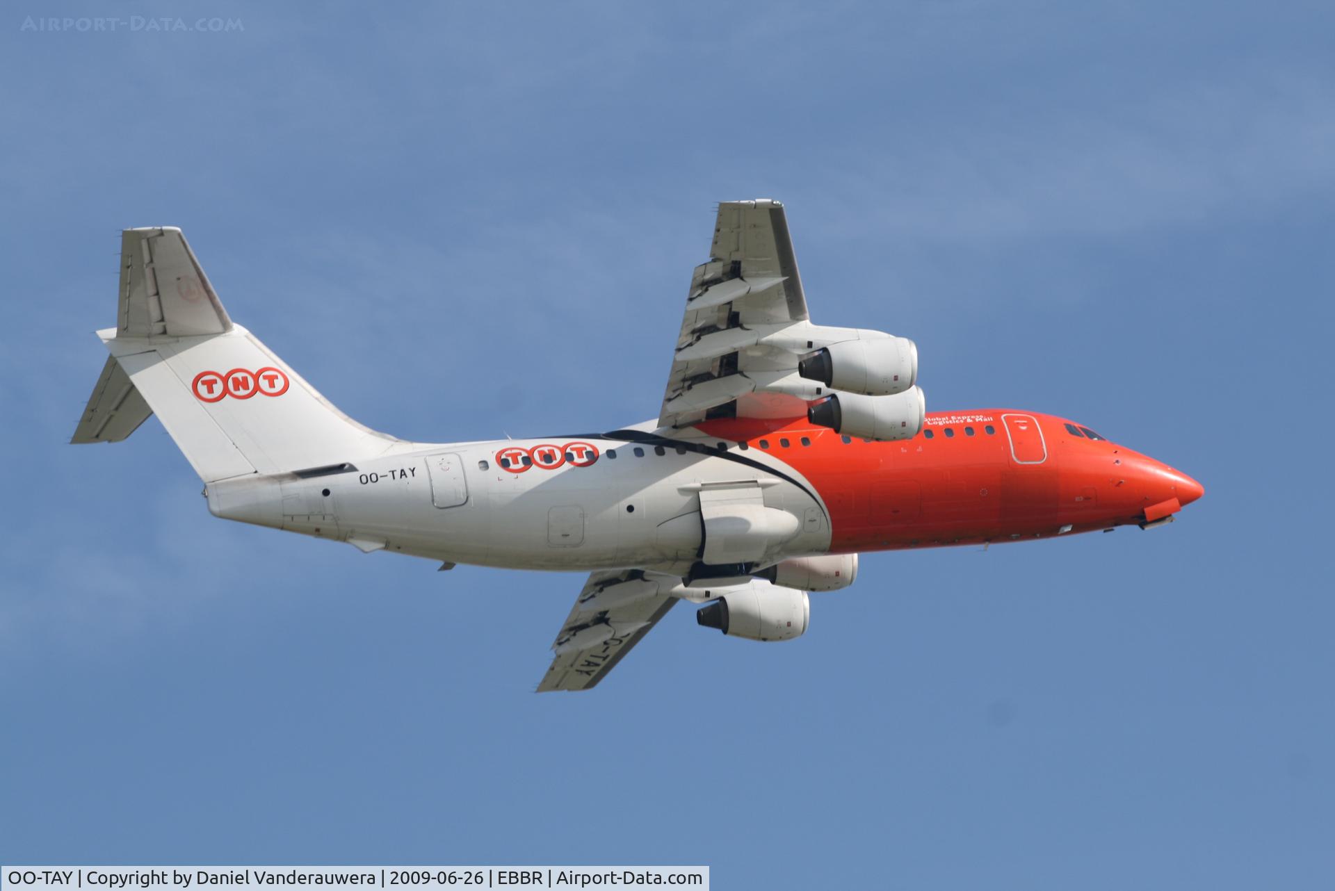 OO-TAY, 1993 British Aerospace BAe.146-200QC C.3 Quick Change C/N E2211, Flight TAY5162 is taking off from rwy 07R