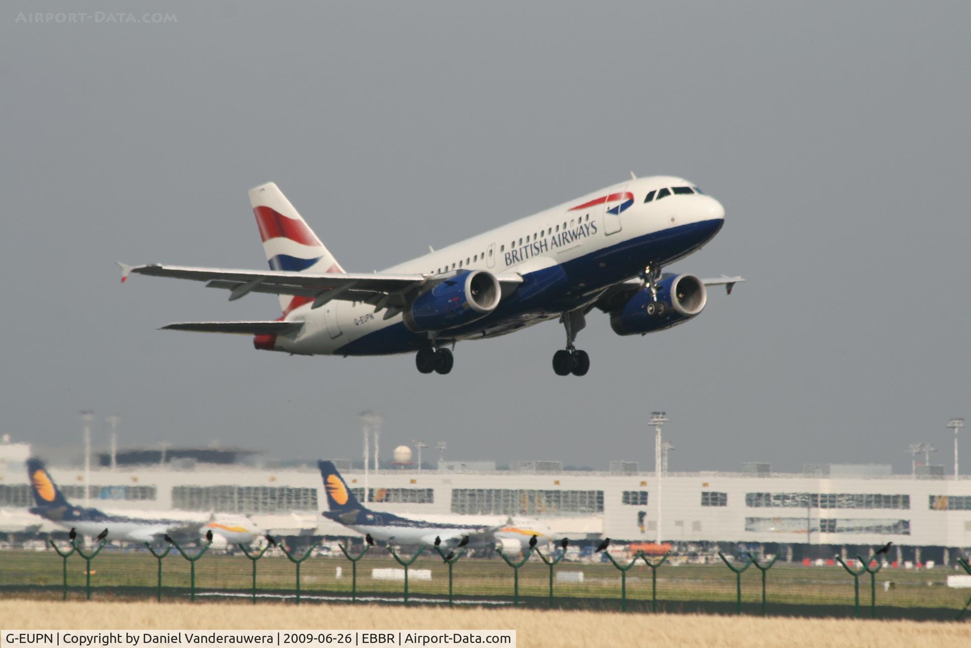 G-EUPN, 2000 Airbus A319-131 C/N 1261, Flight BA391 is taking off from rwy 07R