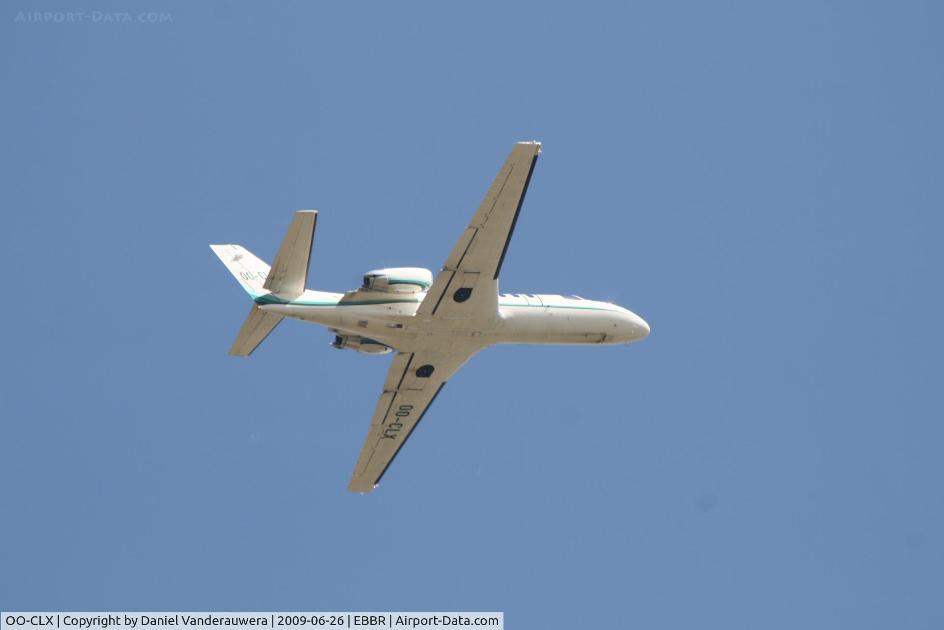 OO-CLX, 1999 Cessna 560 Citation Ultra C/N 560-0537, taking off from rwy 07R