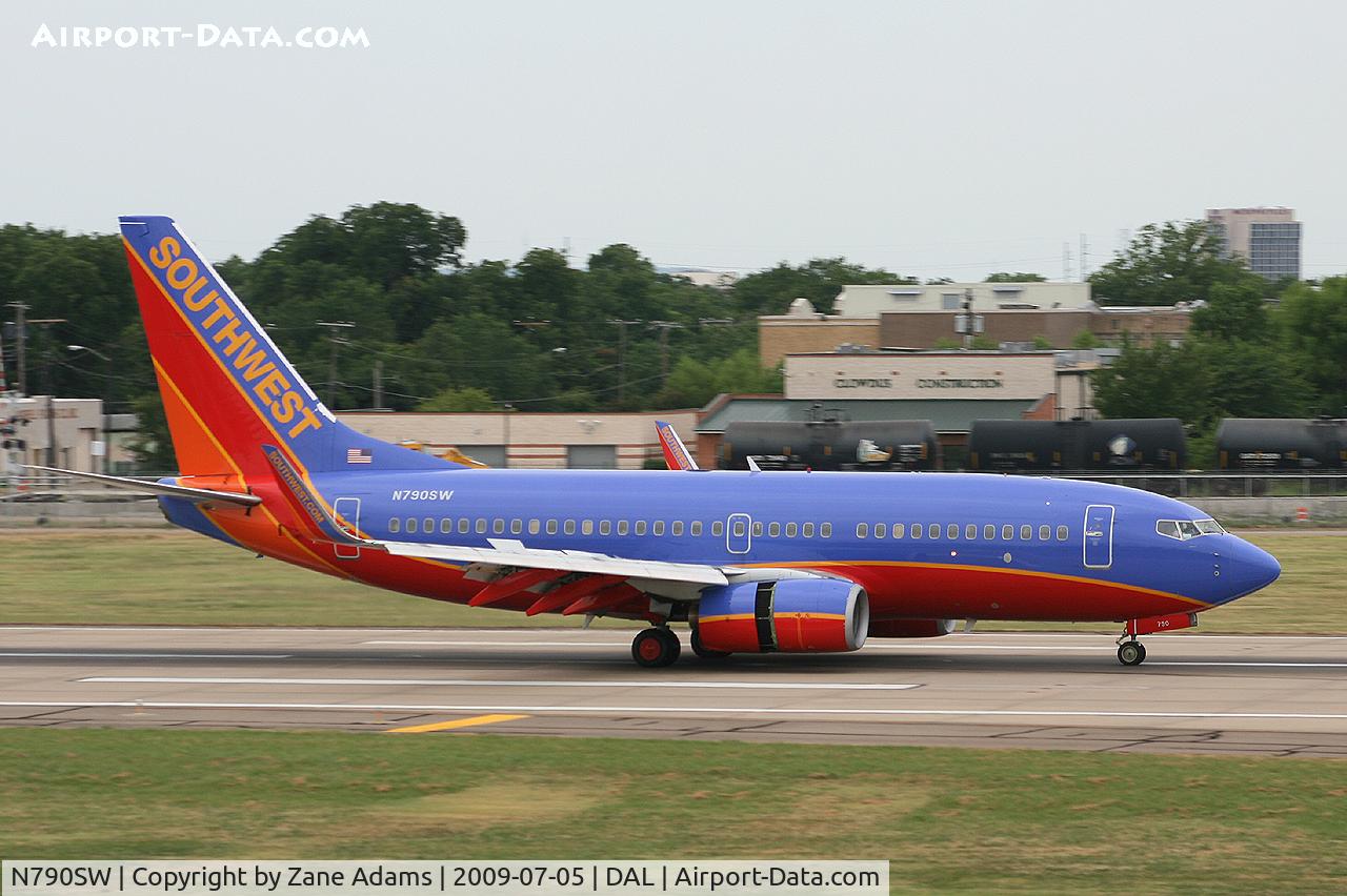 N790SW, 2000 Boeing 737-7H4 C/N 30604, Southwest Airlines at Dallas Love Field