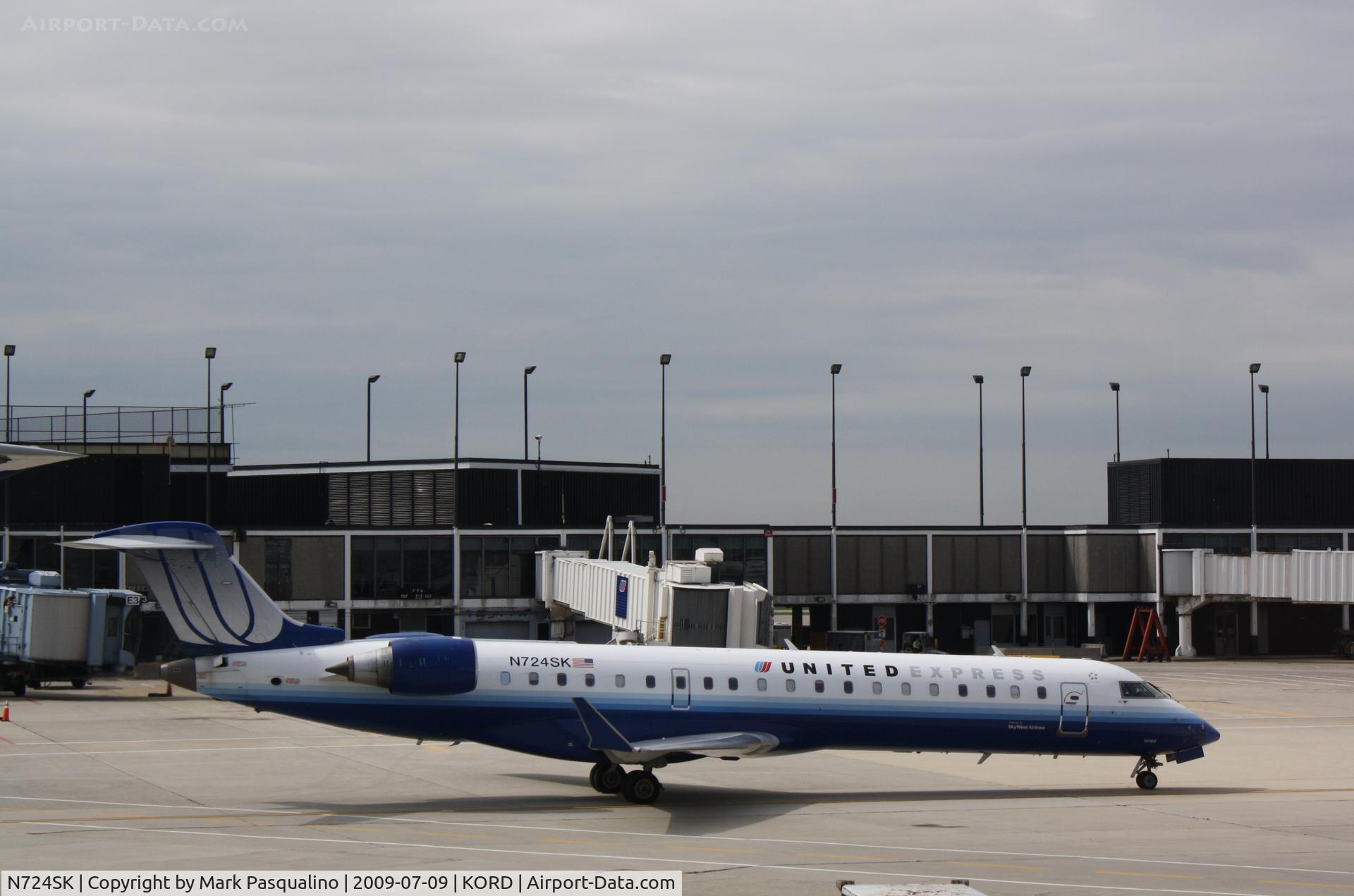 N724SK, 2004 Bombardier CRJ-700 (CL-600-2C10) Regional Jet C/N 10189, CL-600-2C10