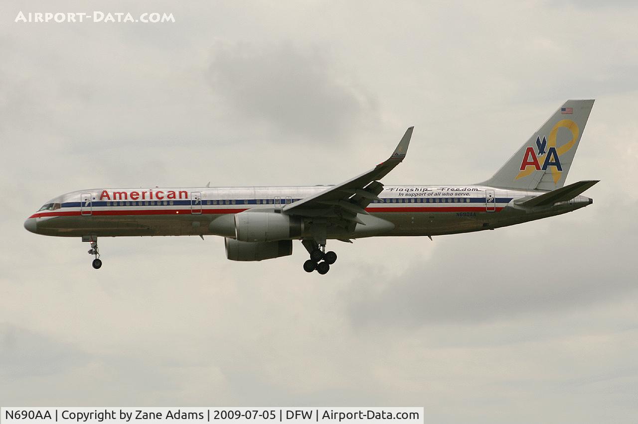 N690AA, 1993 Boeing 757-223 C/N 25696, American Airlines at DFW