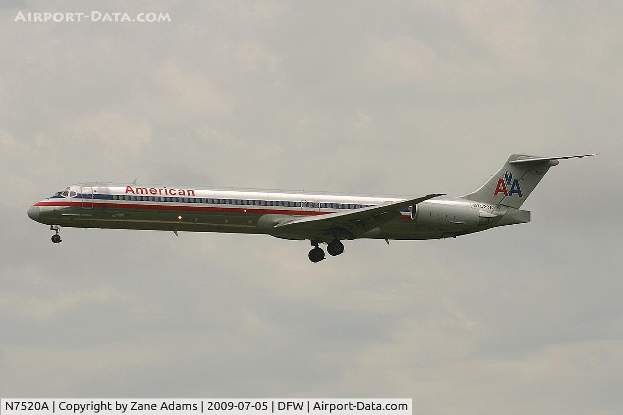 N7520A, 1990 McDonnell Douglas MD-82 (DC-9-82) C/N 49897, American Airlines landing at DFW