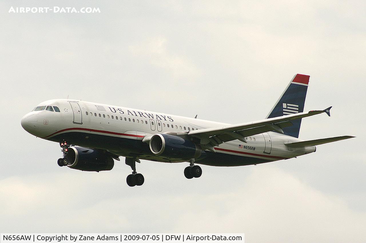 N656AW, 1999 Airbus A320-232 C/N 1079, US Air landing at DFW